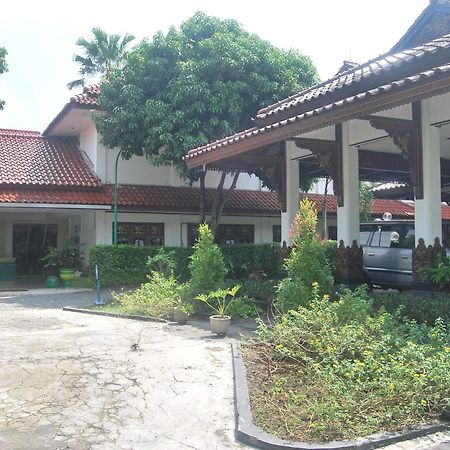 Sadinah Sahid Josodipuro Hotel Colomadu Extérieur photo