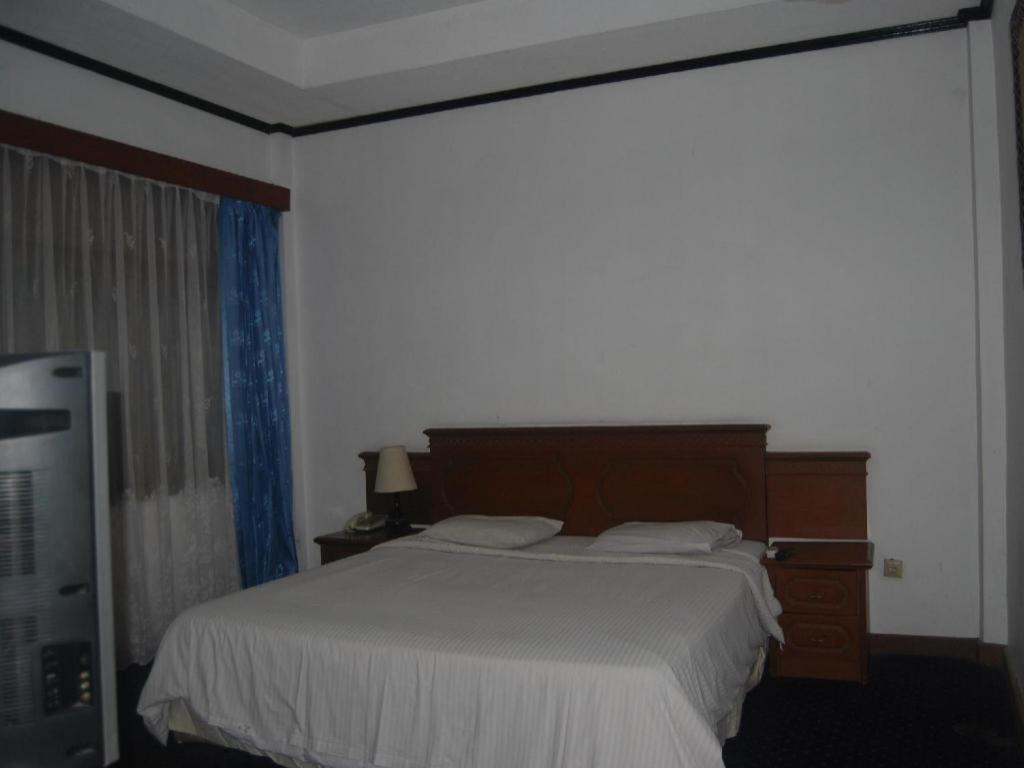 Sadinah Sahid Josodipuro Hotel Colomadu Extérieur photo
