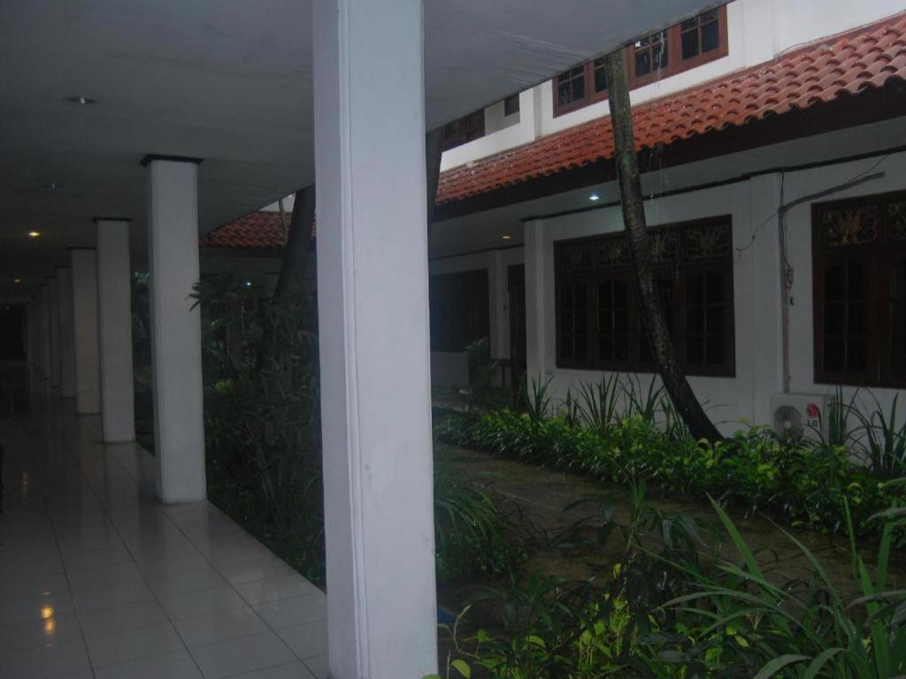 Sadinah Sahid Josodipuro Hotel Colomadu Extérieur photo