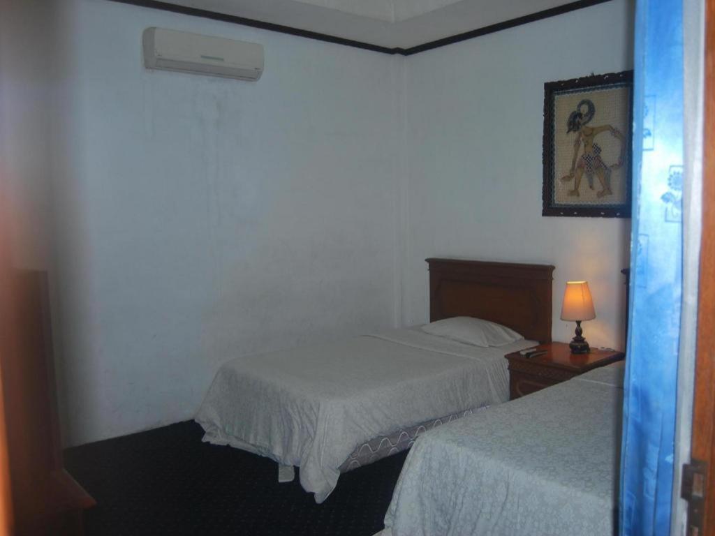 Sadinah Sahid Josodipuro Hotel Colomadu Extérieur photo