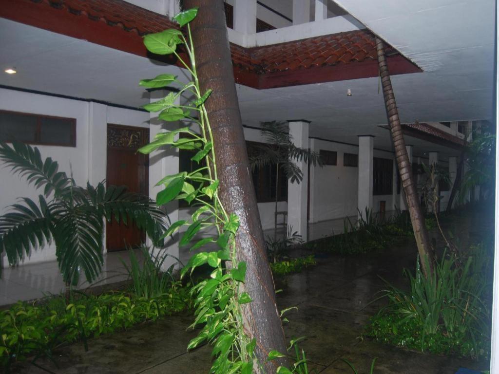Sadinah Sahid Josodipuro Hotel Colomadu Extérieur photo