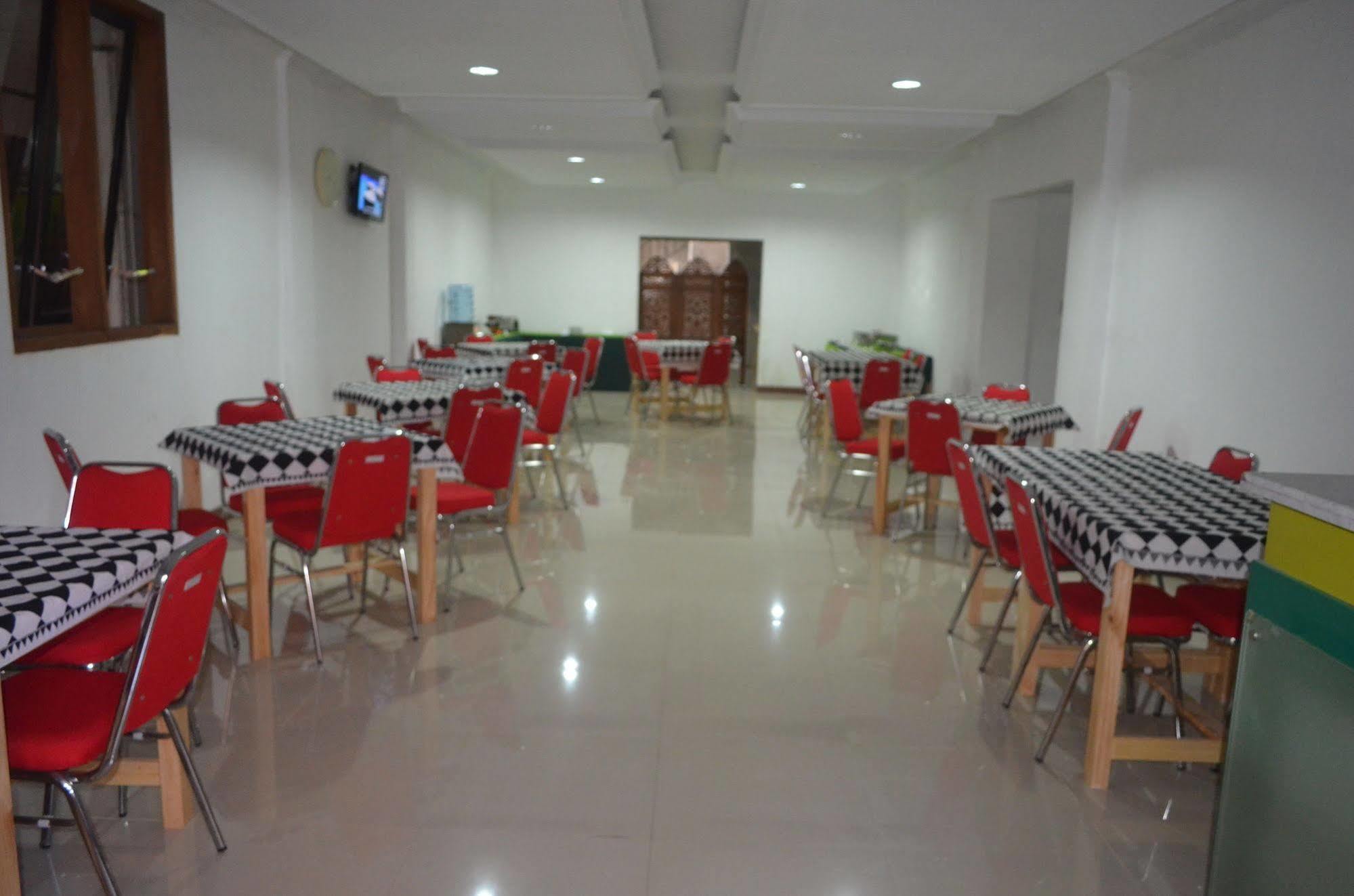 Sadinah Sahid Josodipuro Hotel Colomadu Extérieur photo