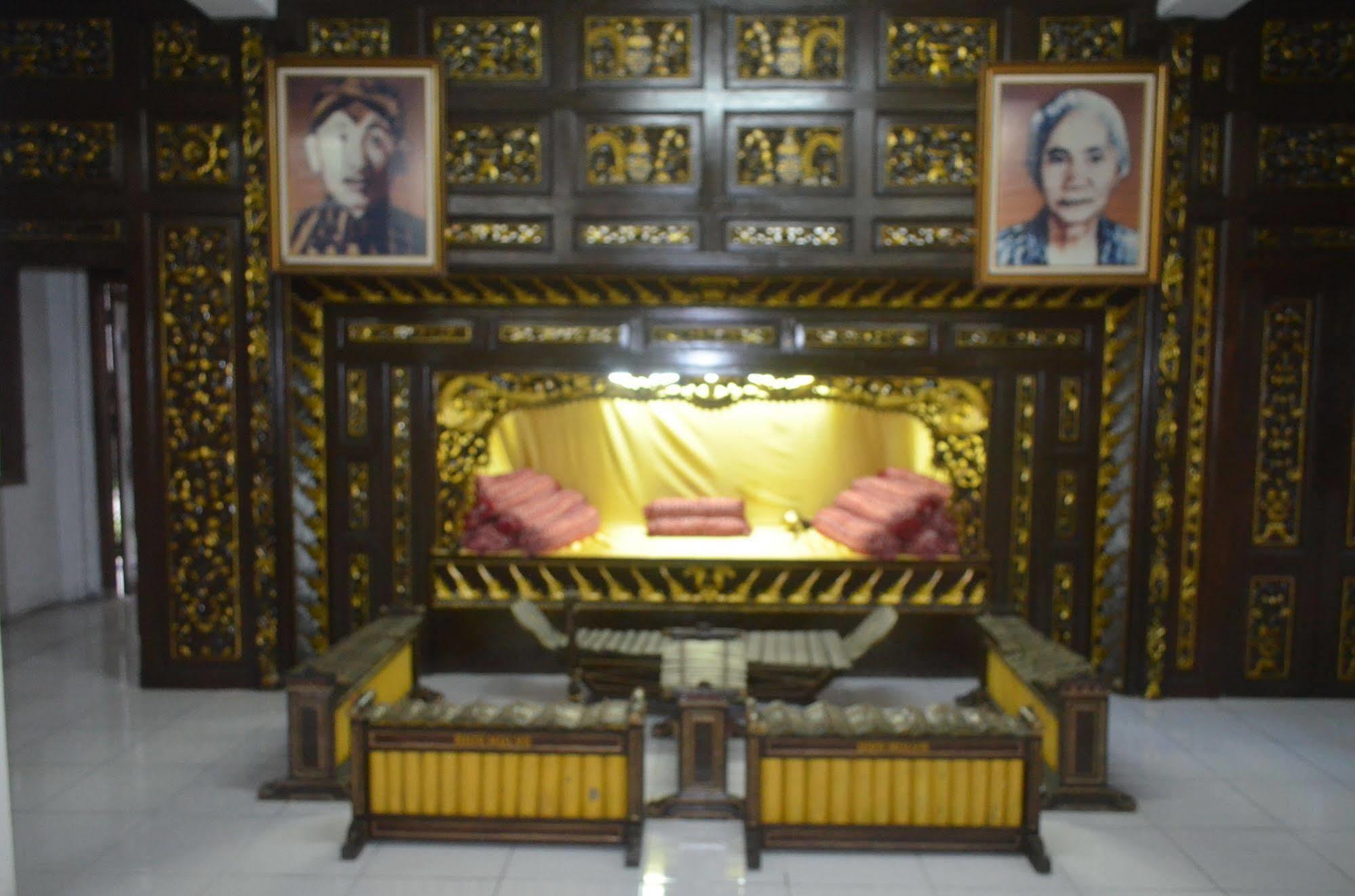 Sadinah Sahid Josodipuro Hotel Colomadu Extérieur photo