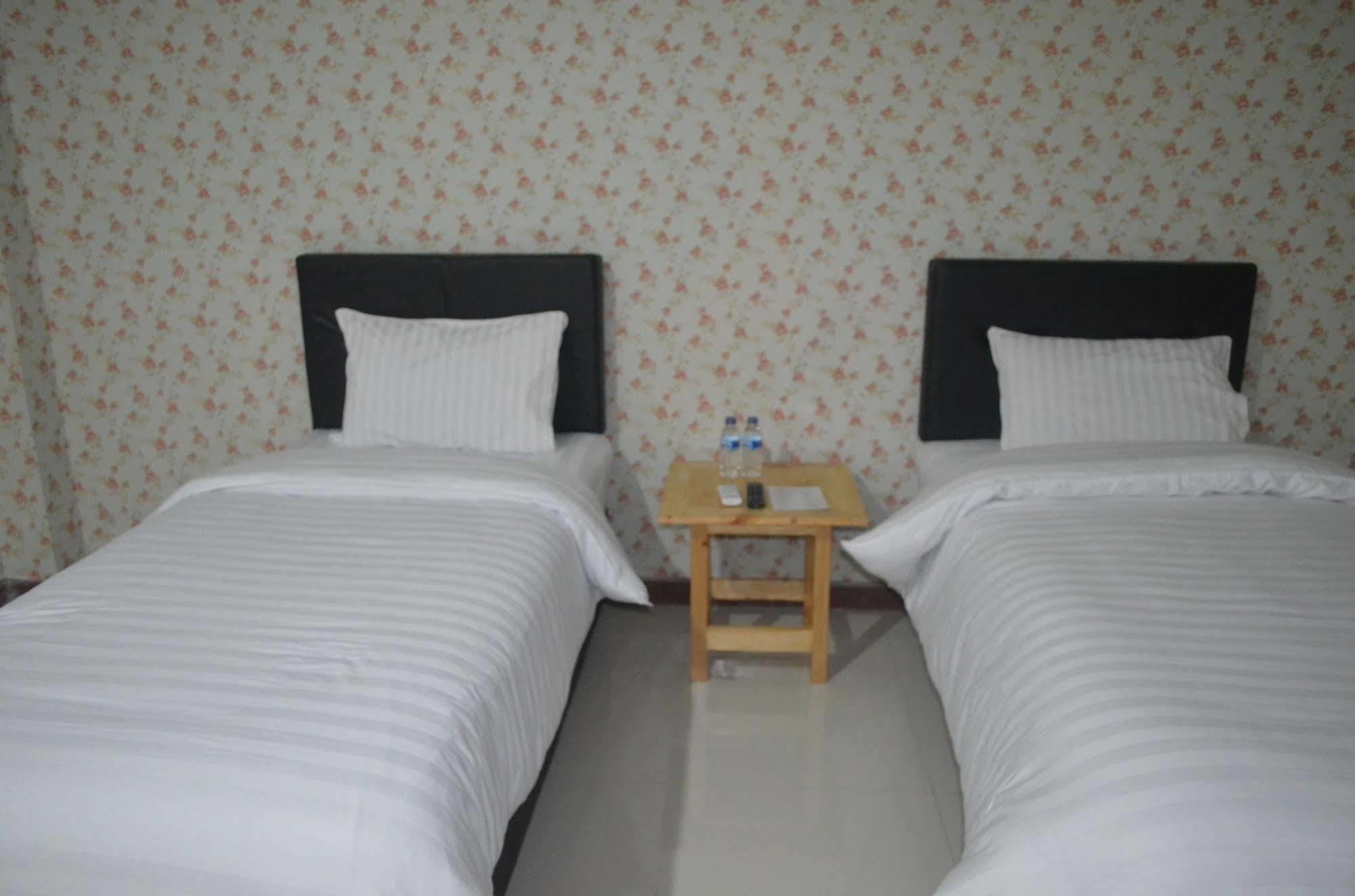 Sadinah Sahid Josodipuro Hotel Colomadu Extérieur photo