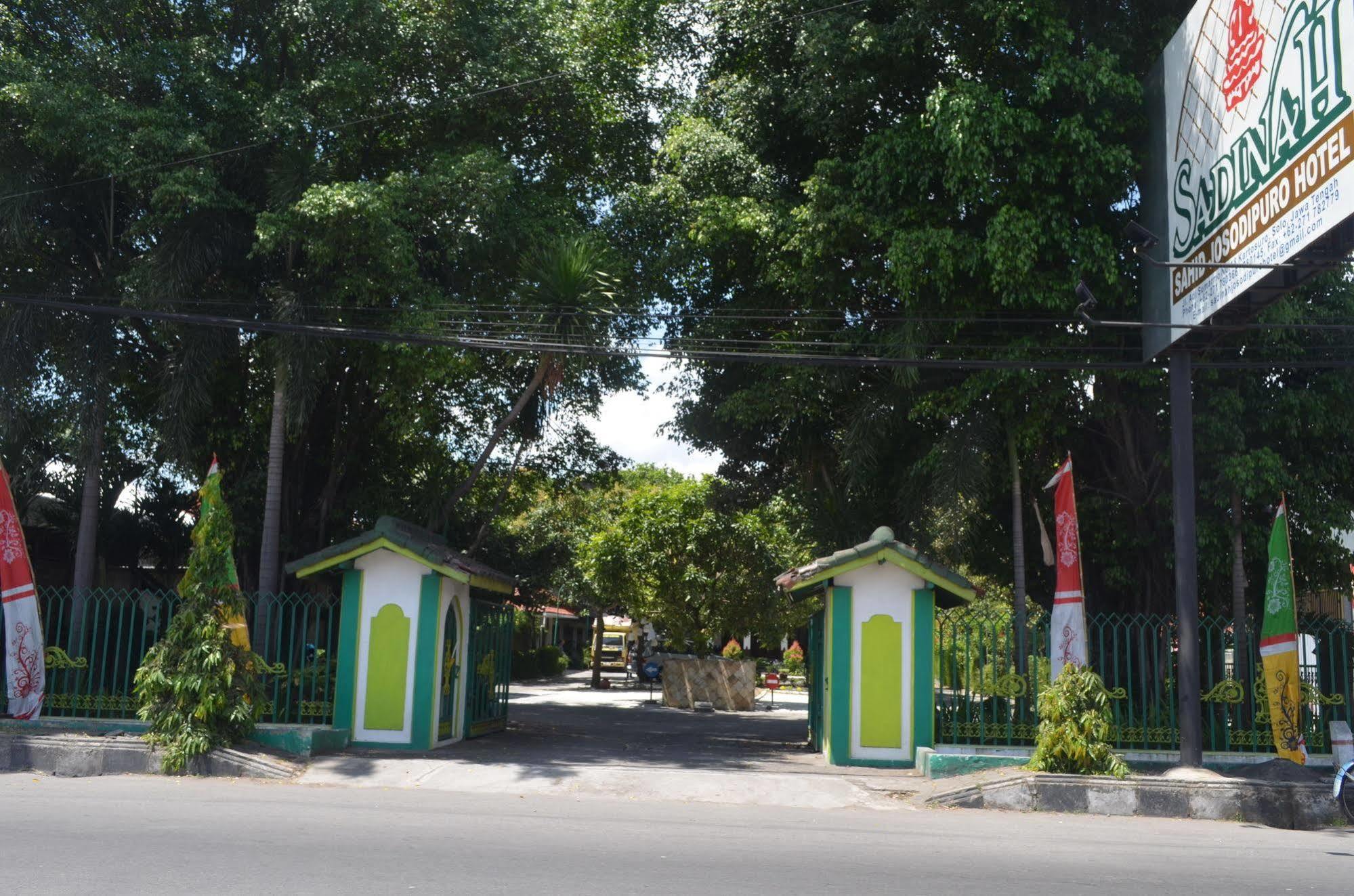 Sadinah Sahid Josodipuro Hotel Colomadu Extérieur photo